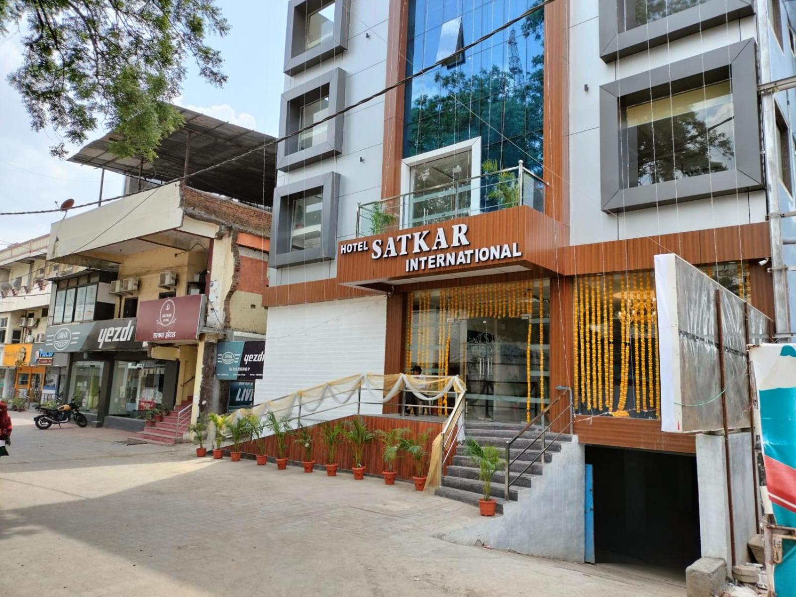 Hotel Satkar International Chhindwara ภายนอก รูปภาพ