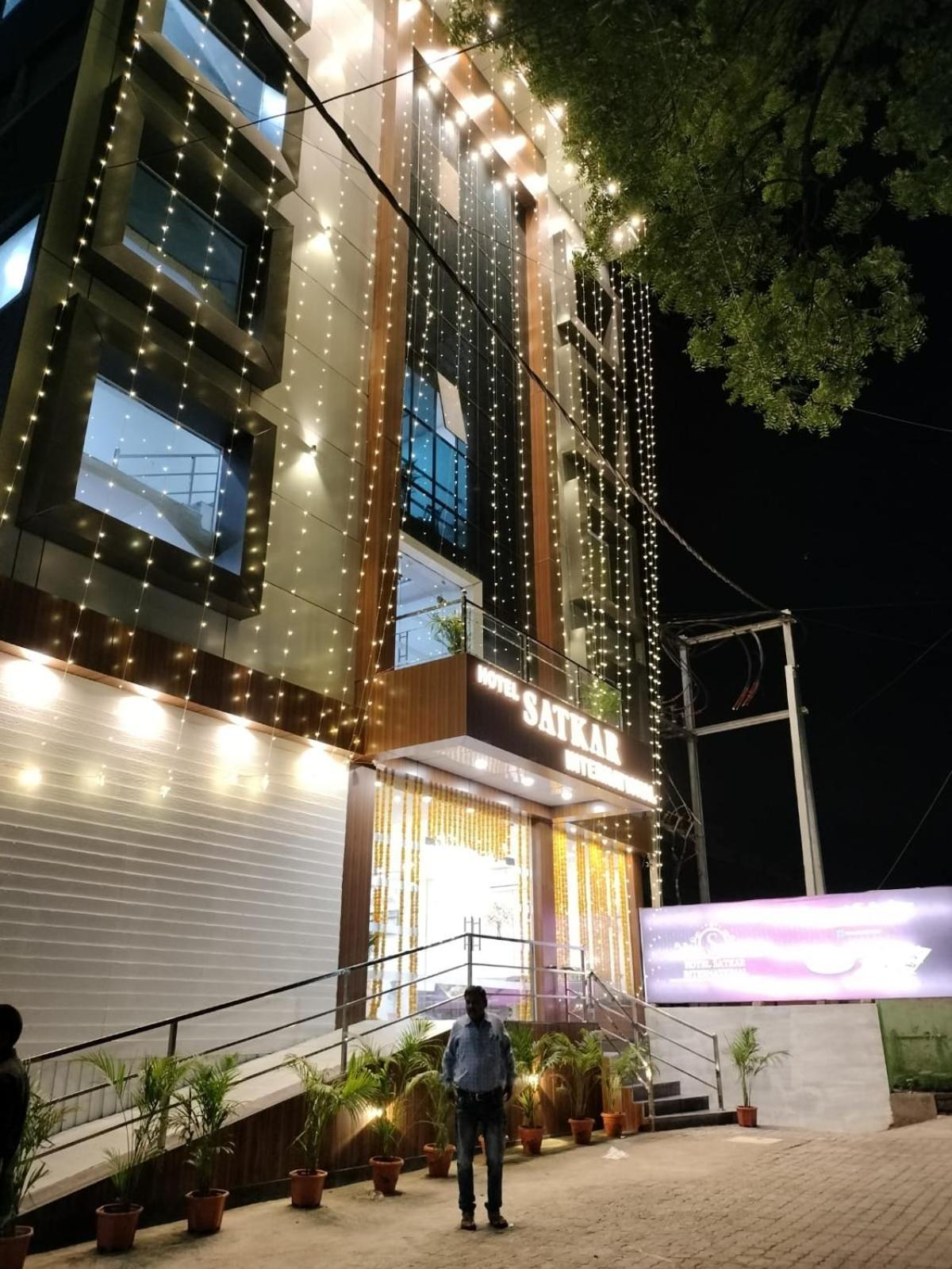 Hotel Satkar International Chhindwara ภายนอก รูปภาพ